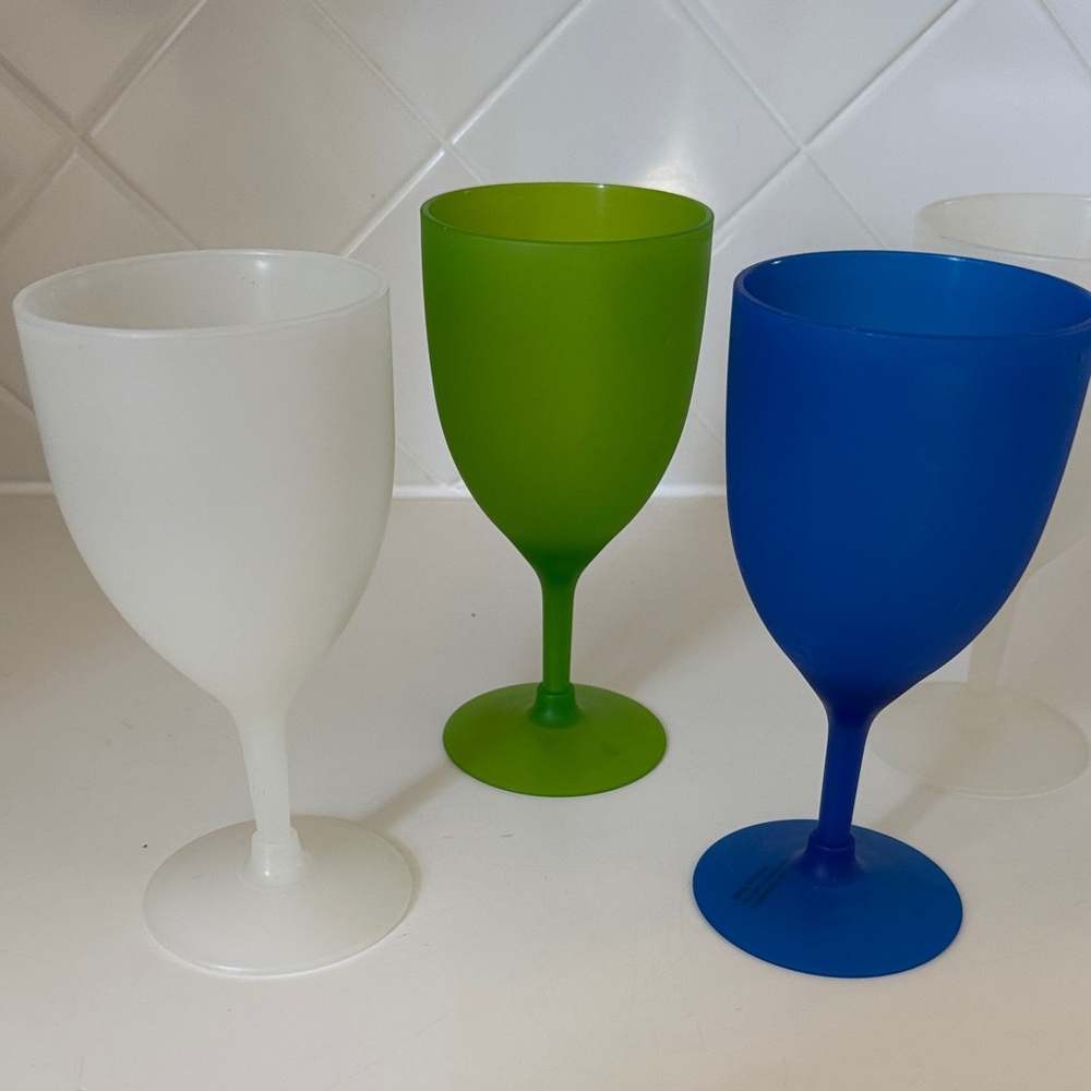Colorful Plastic Wine Glass Set - Picture 2 of 4